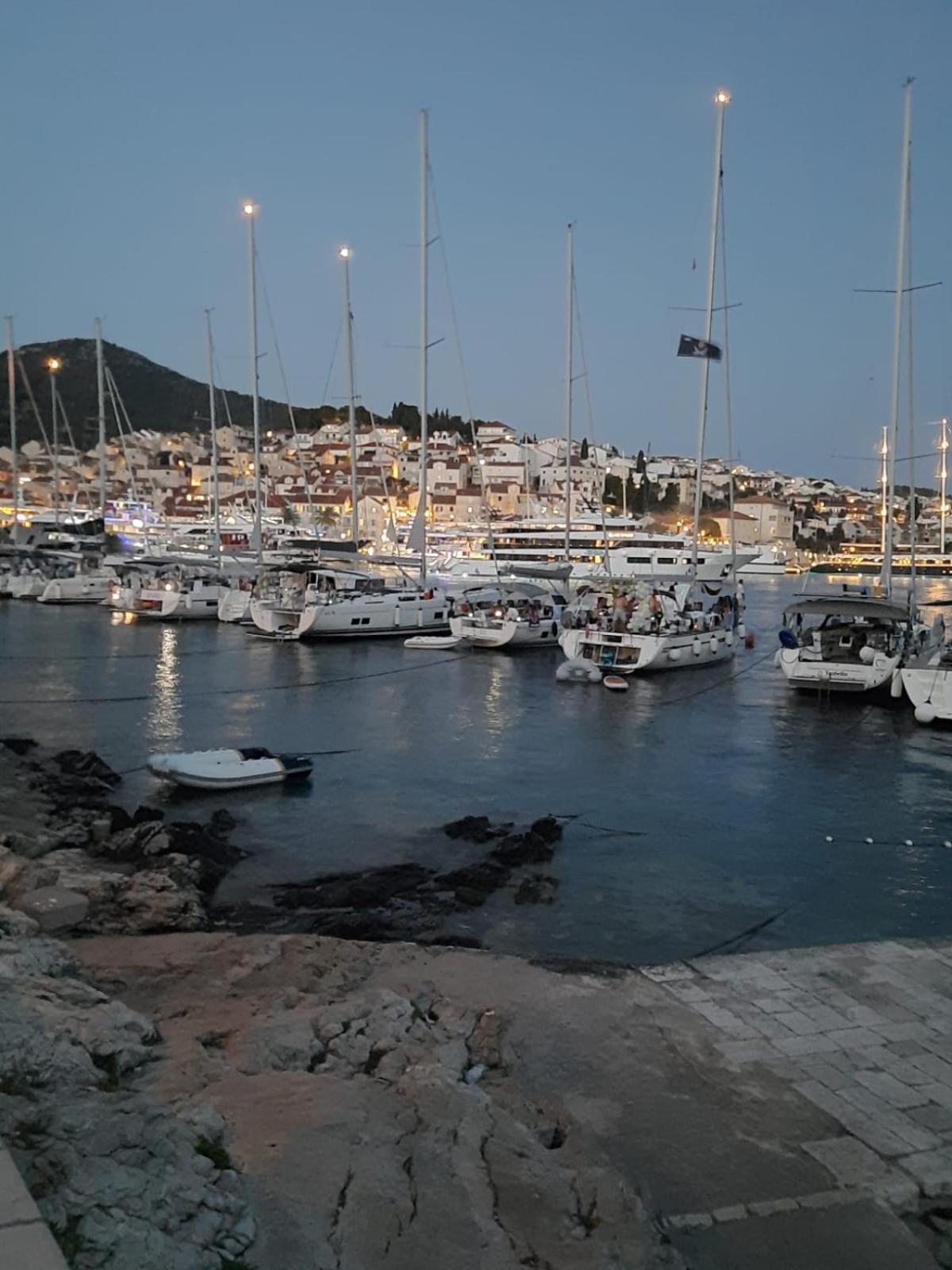 Apartments Villa Bella Vista Hvar 赫瓦尔 外观 照片